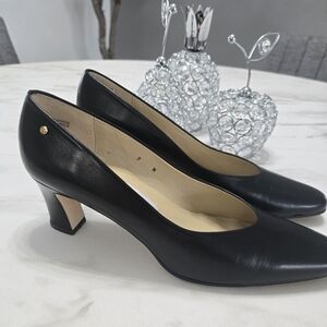 Etienne Aigner Black Leather Mid-Heel Pumps